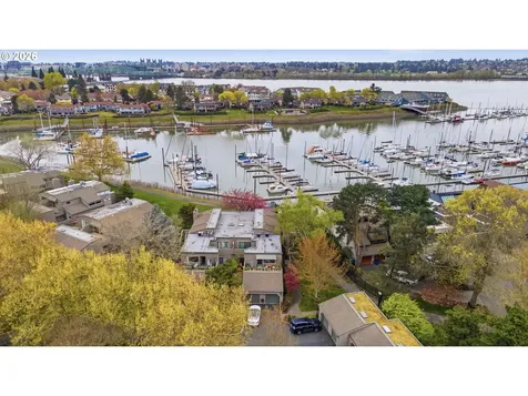 401 N Tomahawk Island Drive Portland OR 97217