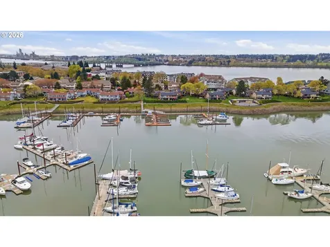 401 N Tomahawk Island Drive Portland OR 97217