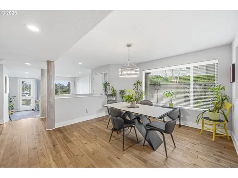 401 N Tomahawk Island Drive Portland OR 97217