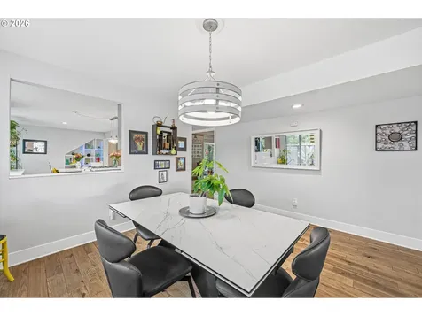 401 N Tomahawk Island Drive Portland OR 97217