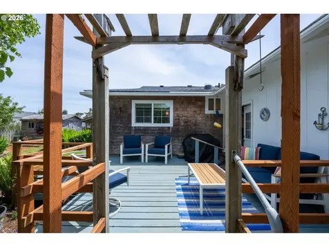 870 11th Street SW Bandon OR 97411