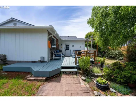 870 11th Street SW Bandon OR 97411