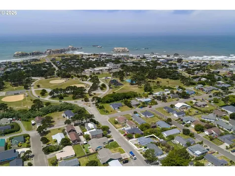 870 11th Street SW Bandon OR 97411