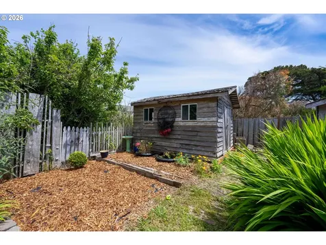 870 11th Street SW Bandon OR 97411