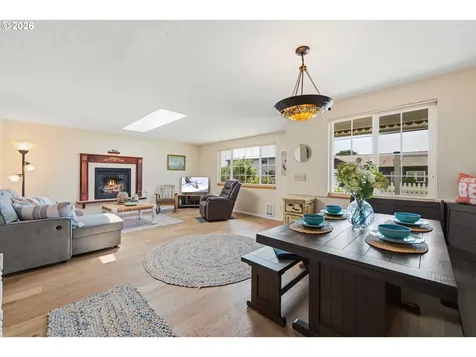 870 11th Street SW Bandon OR 97411