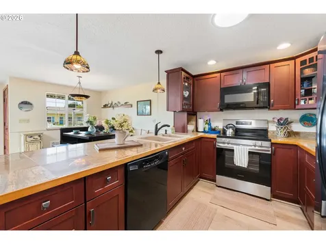 870 11th Street SW Bandon OR 97411