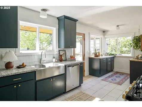 5835 NE 23rd Avenue Portland OR 97211
