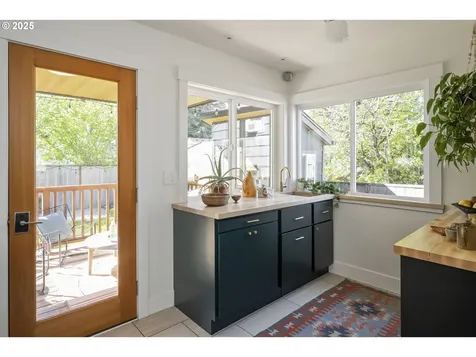 5835 NE 23rd Avenue Portland OR 97211