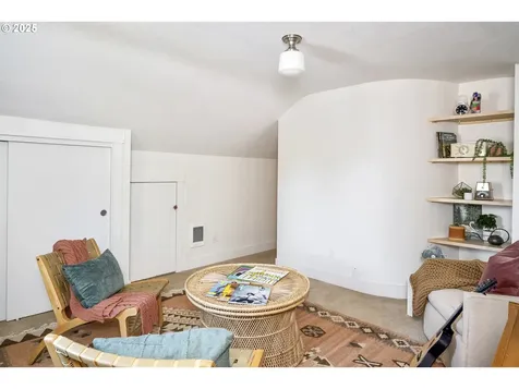 5835 NE 23rd Avenue Portland OR 97211