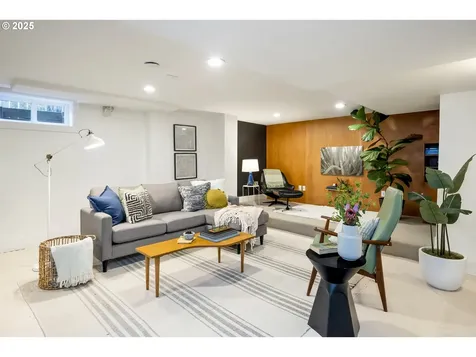 5835 NE 23rd Avenue Portland OR 97211