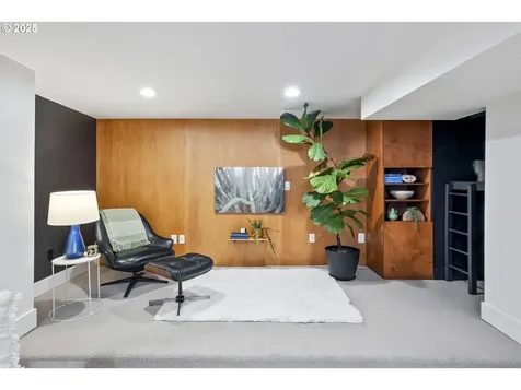 5835 NE 23rd Avenue Portland OR 97211