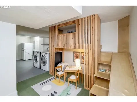 5835 NE 23rd Avenue Portland OR 97211
