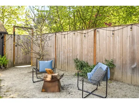 5835 NE 23rd Avenue Portland OR 97211