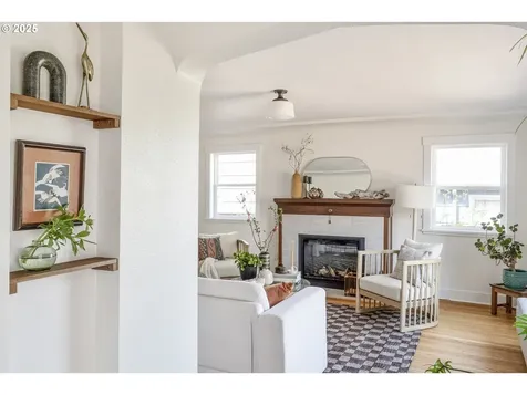 5835 NE 23rd Avenue Portland OR 97211