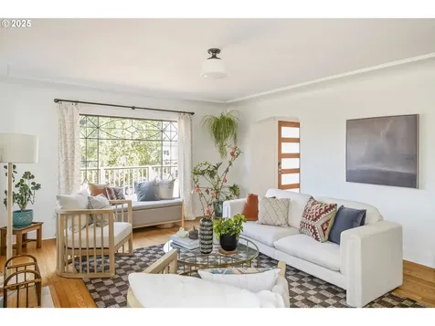 5835 NE 23rd Avenue Portland OR 97211