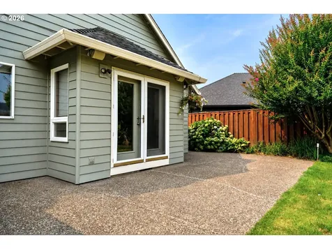 1905 N Westlake Loop Newberg OR 97132