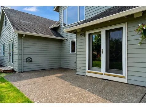 1905 N Westlake Loop Newberg OR 97132