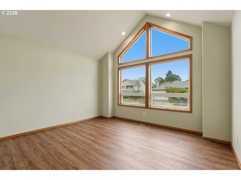 1905 N Westlake Loop Newberg OR 97132