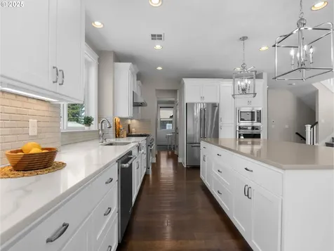 5281 NE 19th Avenue Portland OR 97211