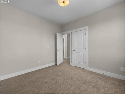 5281 NE 19th Avenue Portland OR 97211