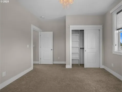 5281 NE 19th Avenue Portland OR 97211