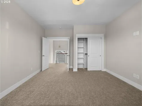 5281 NE 19th Avenue Portland OR 97211