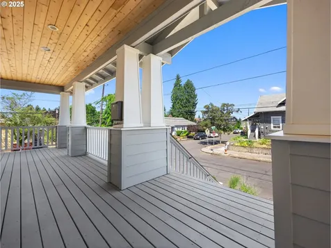 5281 NE 19th Avenue Portland OR 97211