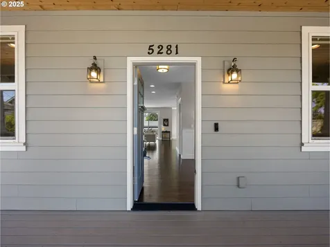 5281 NE 19th Avenue Portland OR 97211