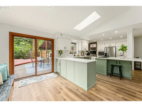 5955 Washington Court Lake Oswego OR 97035