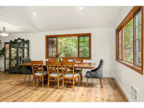 5955 Washington Court Lake Oswego OR 97035