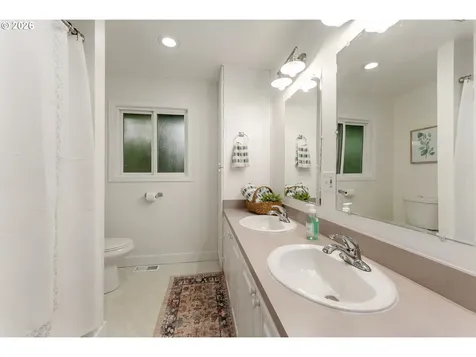 5955 Washington Court Lake Oswego OR 97035