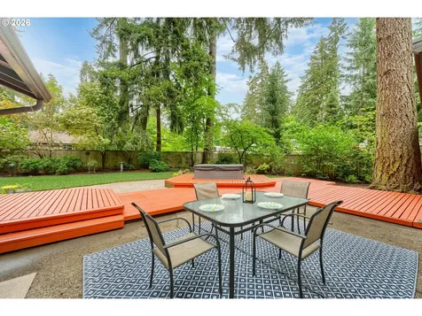 5955 Washington Court Lake Oswego OR 97035