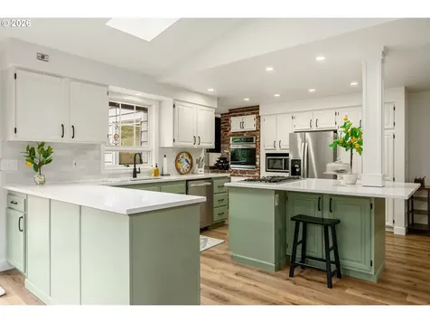 5955 Washington Court Lake Oswego OR 97035