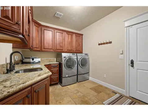 13215 NW 33rd Avenue Vancouver WA 98685