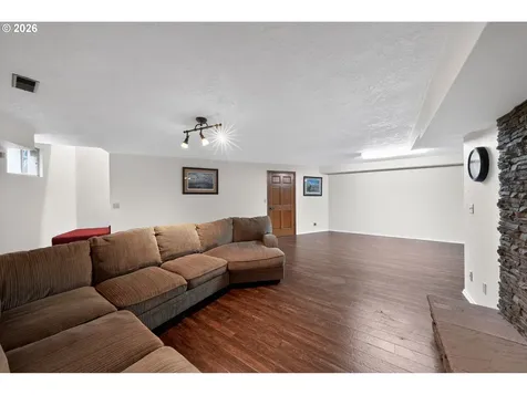 735 SW Mill Street Sheridan OR 97378