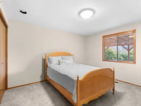 1806 NE 150th Avenue Portland OR 97230