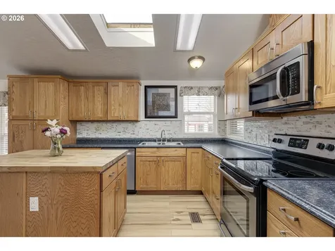 655 NE Burnett Road Mcminnville OR 97128