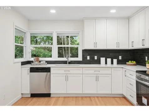 7250 SW Canyon Road Portland OR 97225