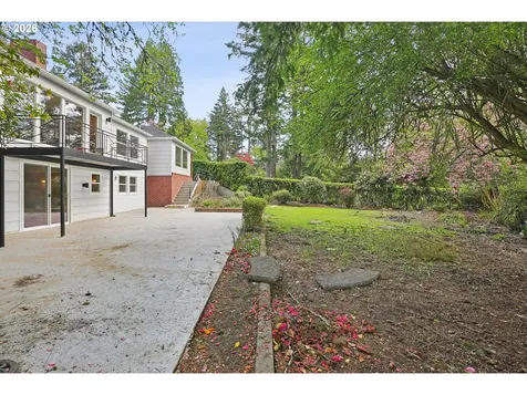 7250 SW Canyon Road Portland OR 97225