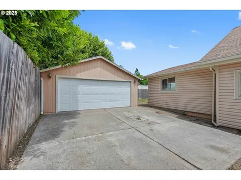 93753 E Mill Lane Coos Bay OR 97420