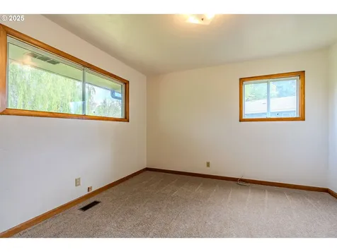 1259 NE Lincoln Street Hillsboro OR 97124