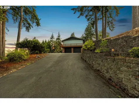 27 Jones Road Kelso WA 98626