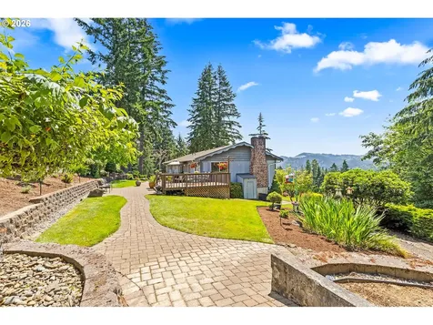 27 Jones Road Kelso WA 98626
