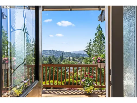 27 Jones Road Kelso WA 98626