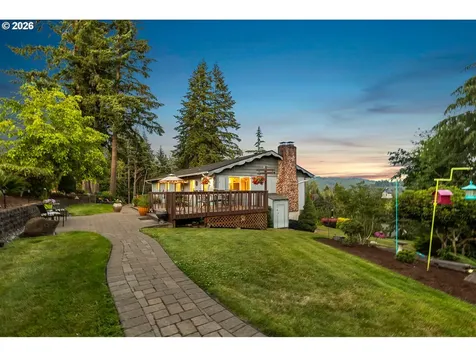 27 Jones Road Kelso WA 98626