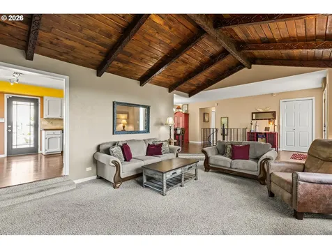 27 Jones Road Kelso WA 98626