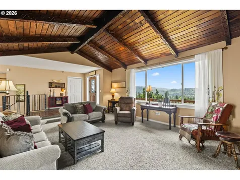27 Jones Road Kelso WA 98626