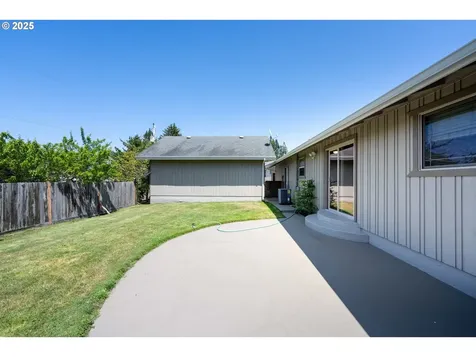 3840 Vista Drive North Bend OR 97459