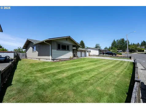 3840 Vista Drive North Bend OR 97459