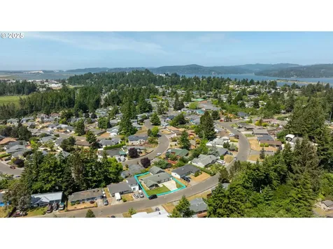 3840 Vista Drive North Bend OR 97459